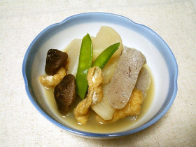 春大根、だしをきかせて薄味の煮物