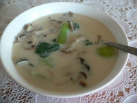 きのことチンゲンサイのスキム味噌スープの画像