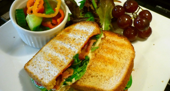 カプレーゼの朝食サンドイッチのレシピ