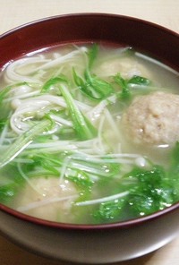 中華風　エノキと水菜の肉団子スープ
