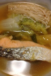 鮭・白菜・えのき茸のキムチ鍋