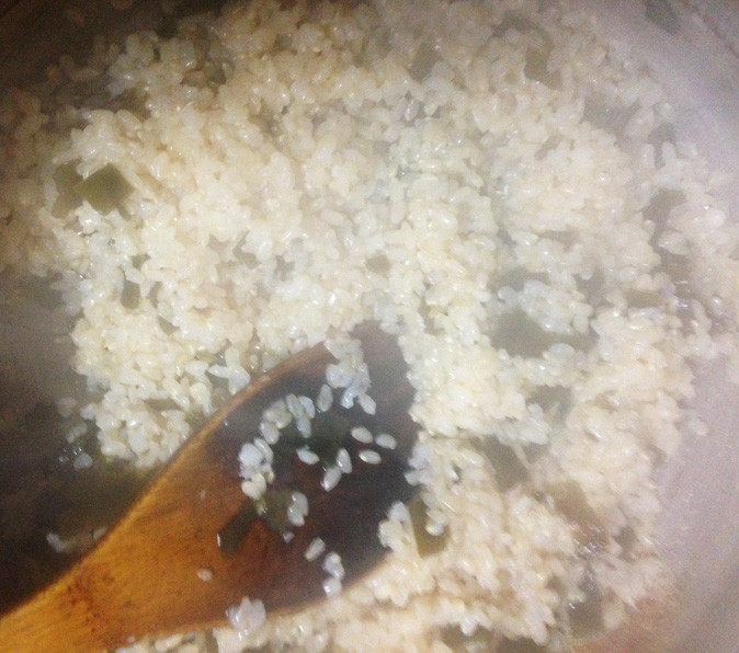 昆布出汁の麹入り玄米ご飯　土鍋炊きの画像