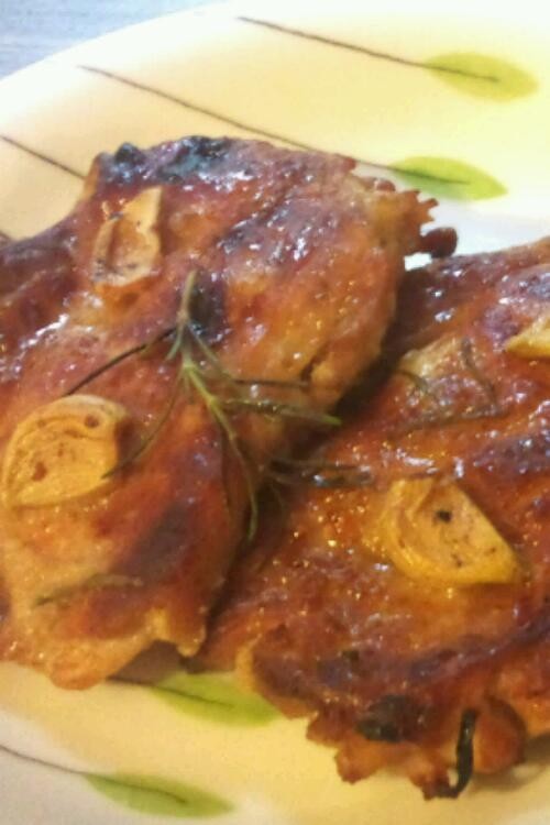 ローズマリーとニンニクの鶏肉オーブン焼きの画像