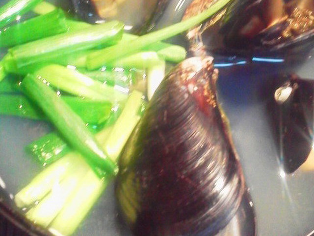 あっさり磯風味 ムール貝のみそ汁 レシピ 作り方 By Usabin クックパッド 簡単おいしいみんなのレシピが354万品