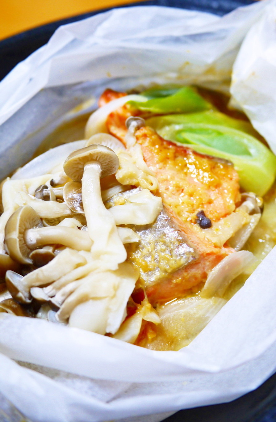 レンジで簡単！鮭と玉ねぎの味噌マヨ蒸しの画像