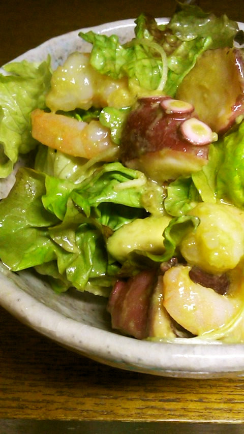 アボカド・エビ・タコのわさび醤油サラダの画像