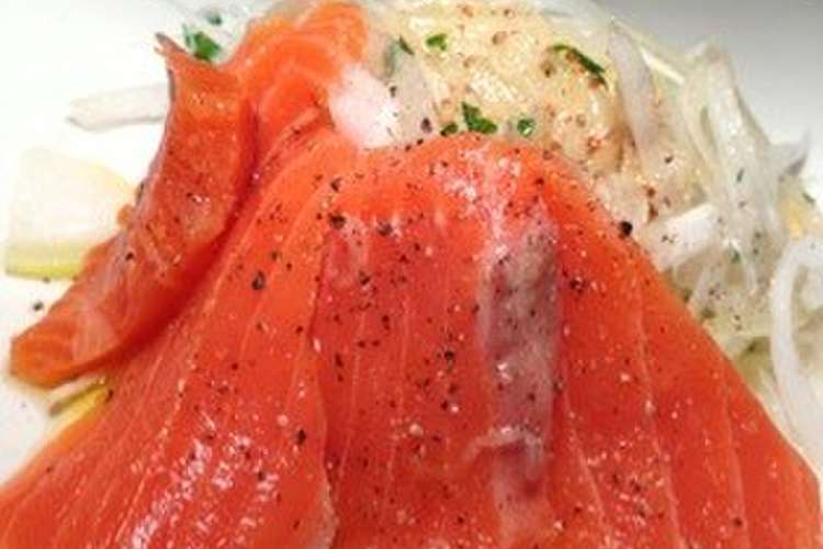 簡単 サーモンの刺身とスライス新玉ねぎ レシピ 作り方 By ドンコーネリアス クックパッド 簡単おいしいみんなのレシピが375万品