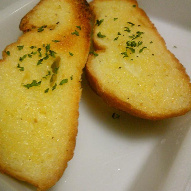 ニンニクチューブで簡単ガーリックトースト レシピ 作り方 By アートラマン クックパッド