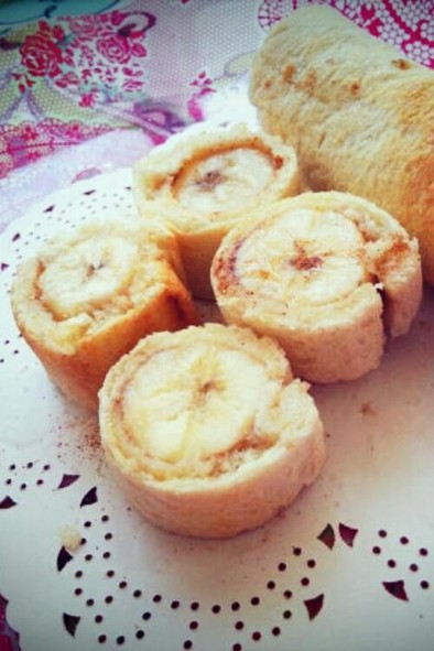 食パンで♪まるごとバナナのシナモンロールの写真