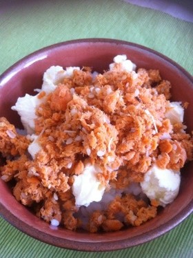 クリームチーズと鮭フレーク丼