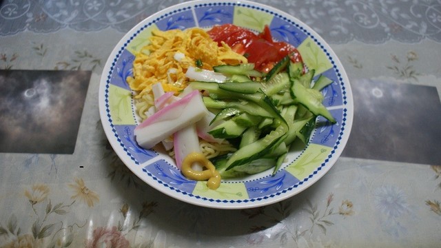 インスタントラーメンで作る冷やし中華 レシピ 作り方 By ねねのしん クックパッド 簡単おいしいみんなのレシピが359万品