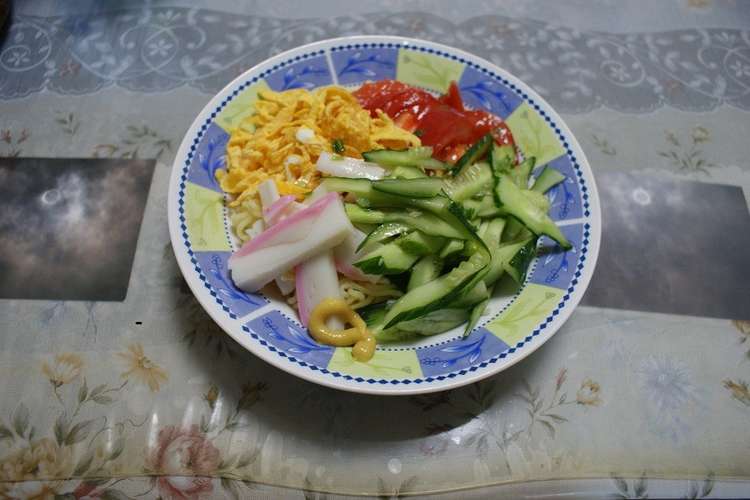 インスタントラーメンで作る冷やし中華 レシピ 作り方 By ねねのしん クックパッド 簡単おいしいみんなのレシピが376万品