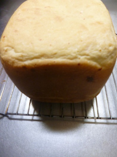 チーズ入りの食パン(粉チーズ)の写真