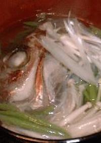 鯛とじゅんさいの塩魚汁（しょっつる）鍋
