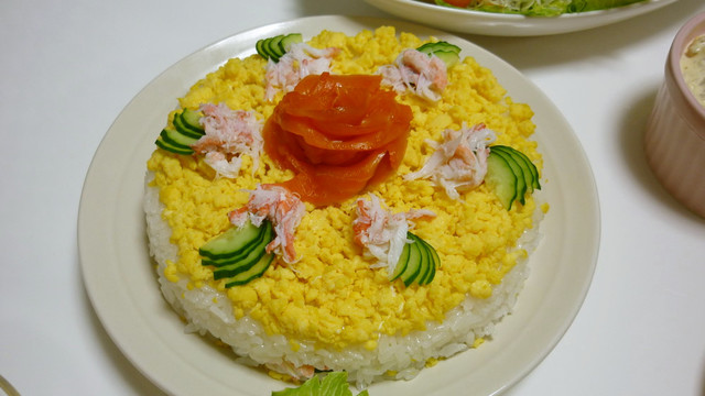 サーモンのバラでキュートなお寿司ケーキ レシピ 作り方 By ぇりにゃん クックパッド 簡単おいしいみんなのレシピが350万品 サーモンのバラでキュートなお寿司ケーキ レシピ 作り方 By ぇりにゃん クックパッド 簡単おいしいみんなのレシピが350万品