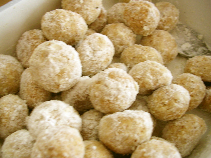米粉のスノーボール・ゴマ黒糖風味の画像