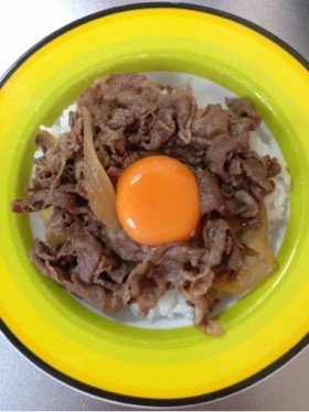 ずぼら飯♡超簡単♡煮るだけ美味しい牛丼✨
