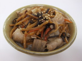 炒めるだけ♪簡単きんぴら丼