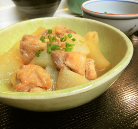 *簡単*鶏もも肉と大根の塩煮*
