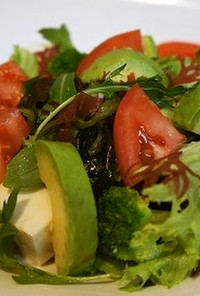 アボガド・豆腐・トマトの海藻サラダ
