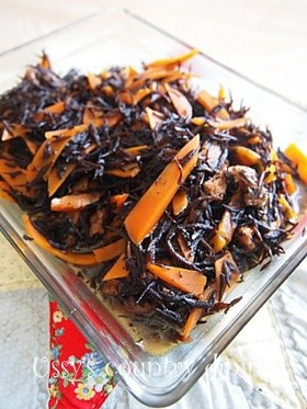 【市販のめんつゆで】ひじきの煮物