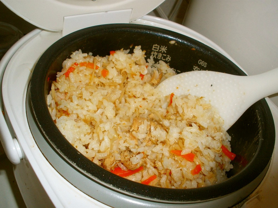 簡単☆鮭缶で炊き込みご飯の画像