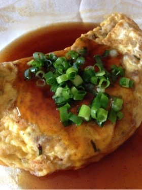 余った餃子のタネで中華風あんかけオムレツ