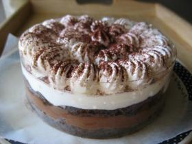 生チョコクリームのケーキの画像