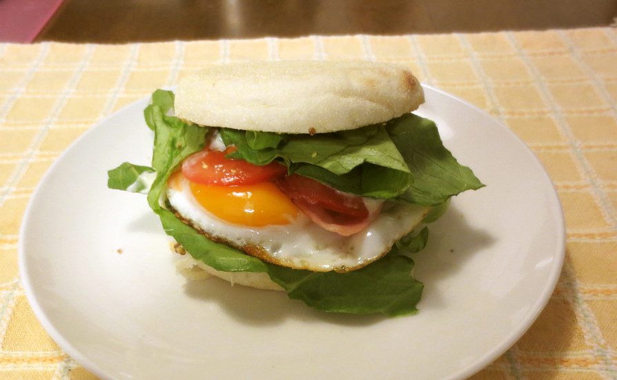 マフィンで作るＢ.Ｌ.Ｔ.サンドイッチの画像