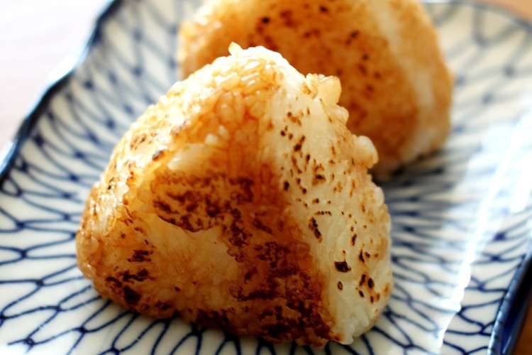 qに オイスター醤油の焼きおにぎり レシピ 作り方 By りょーーーこ クックパッド 簡単おいしいみんなのレシピが360万品