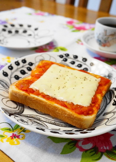 ＊朝食に＊トマトチーズトースト＊の写真