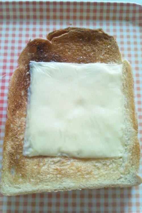 バターチーズトーストの画像