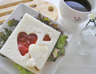 簡単すぎっカフェ風ハートのサンドイッチ♪の写真