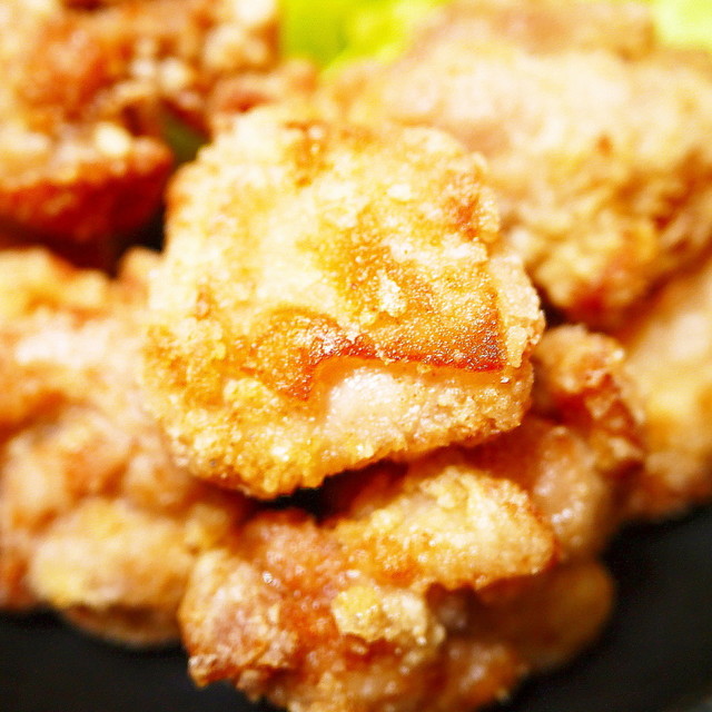 肉汁がジュワッと旨い 鶏もも肉の塩唐揚げ レシピ 作り方 By ほっこり の クックパッド 簡単おいしいみんなのレシピが366万品