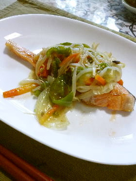 生姜の効いた 鮭の野菜どっさりあんかけ