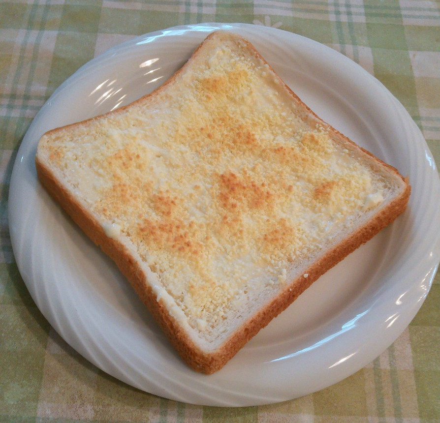 粉チーズとクリームチーズと蜂蜜のトーストの画像