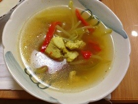 ソトアヤム・インドネシア鶏と春雨のスープ