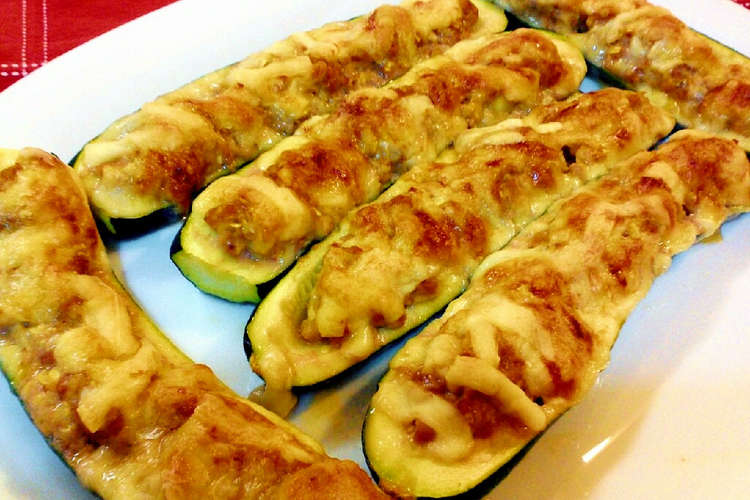 オーブンで簡単 ズッキーニの肉詰め レシピ 作り方 By スクランプシャス クックパッド 簡単おいしいみんなのレシピが352万品