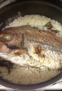 １尾まるごと、簡単鯛ご飯