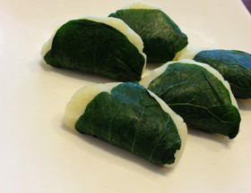 ♪手づかみ離乳食♪こどもの日に!柏餅風
