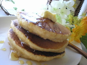 食パンのミミでふんわり絶品☆ホットケーキ