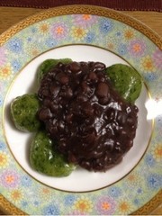 よもぎ団子の写真