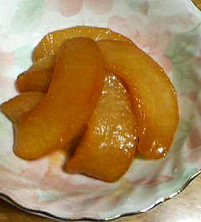 梨のカラメルコンポートの写真