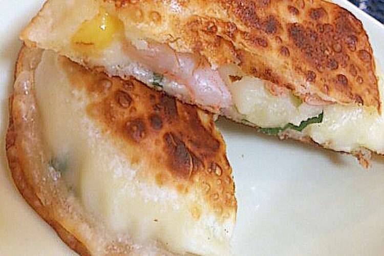 餃子の皮で簡単メチャ旨 エビポテ挟み焼き レシピ 作り方 By れれれ3兄弟 クックパッド 簡単おいしいみんなのレシピが360万品