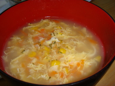 コーンと卵の中華風スープの写真