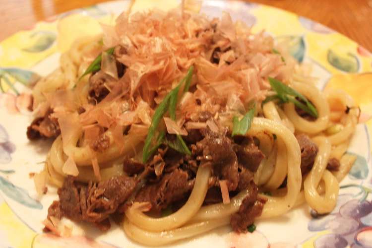 我が家の焼きうどん 牛肉しょうゆ味 レシピ 作り方 By ごん太はな クックパッド 簡単おいしいみんなのレシピが361万品