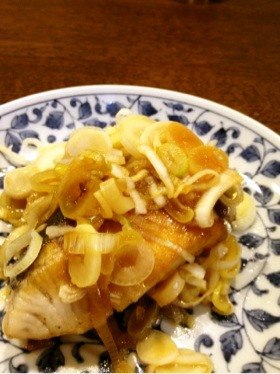 ご飯がはかどる!ブリのネギポン焼き