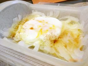 【ルクエ】新玉ねぎの巣ごもりバター醤油の画像