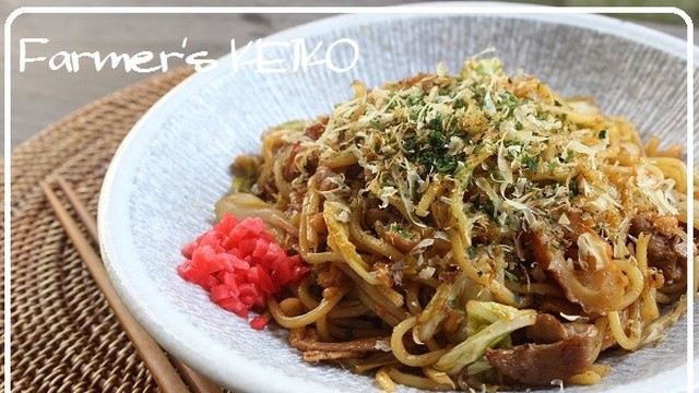 の 作り方 美味しい 焼きそば ソース 人気店の店主が教える「おいしい焼きそばの作り方」を試してみました！麺にしっかり焼き色をつけます。