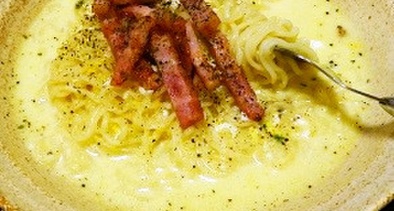 サッポロ一番 塩らーめんカルボナーラ レシピ 作り方 By ミホのキッチン クックパッド 簡単おいしいみんなのレシピが354万品